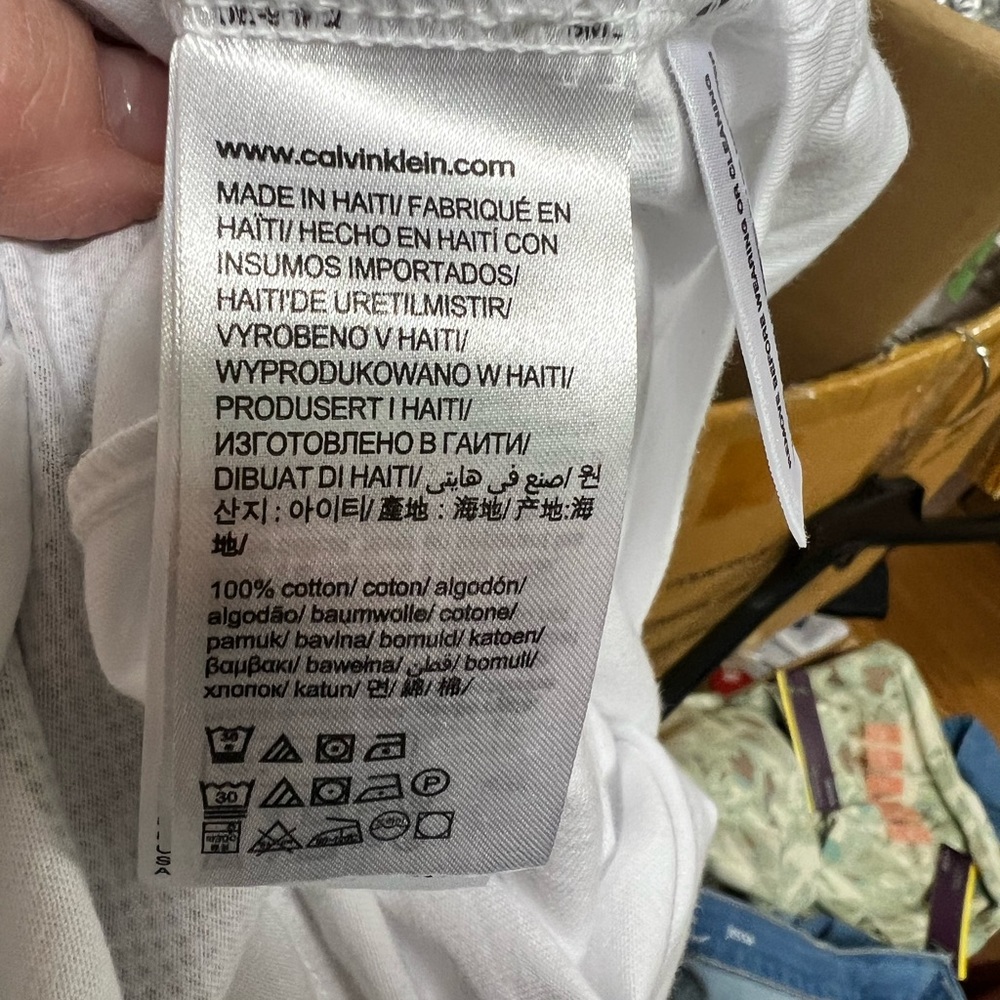 Calvin Klein short sleeve T-shirt - Picture 2 of 12